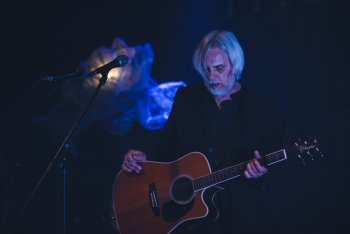 Paolo Benvegnù in concerto a Santeria nel 2023 - foto di Starfooker