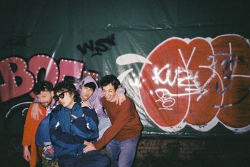 Le foto del Partydo sono di Giona Mottura