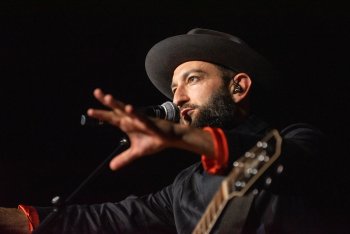 Vasco Brondi live a Magazzini Generali - foto di Starfooker