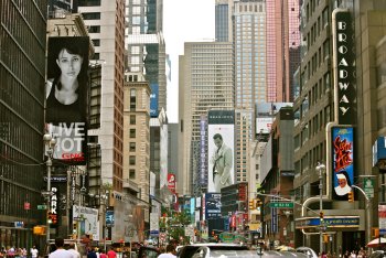 Broadway, foto via Wikimedia Commons