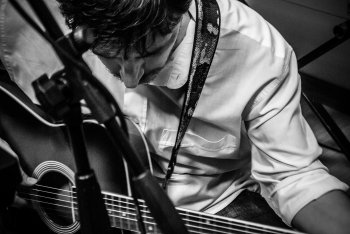 Stef Guitar B&W