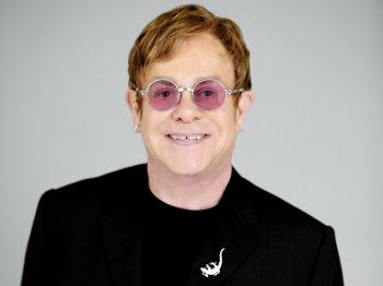 9. Elton John -  73.5 milioni di copie