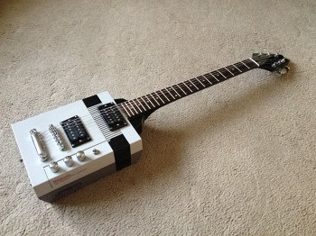 La NES Paul: la chitarra costruita con un Nintendo