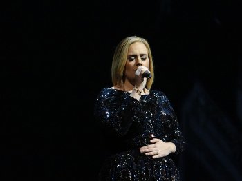 18# Adele (29)