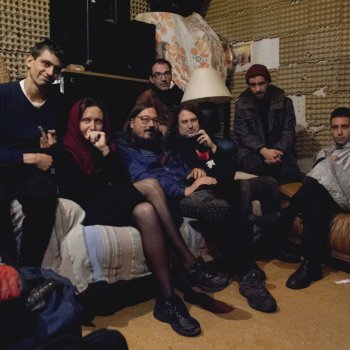 Foto di gruppo di Borgata Boredom (da sx a dx): Gabor, Lady Maru, Toni Cutrone, Bob Junior, Demented, Ludo, Vic Sinex - foto di Martina Leo