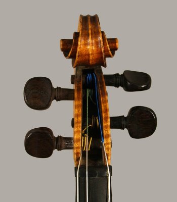 8. Violino costruito nel 1912 da Enrico Rocca