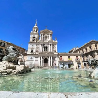 Piazza Garibaldi a Caltanissetta