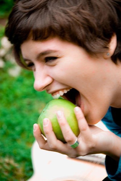 miss apple eating herself.