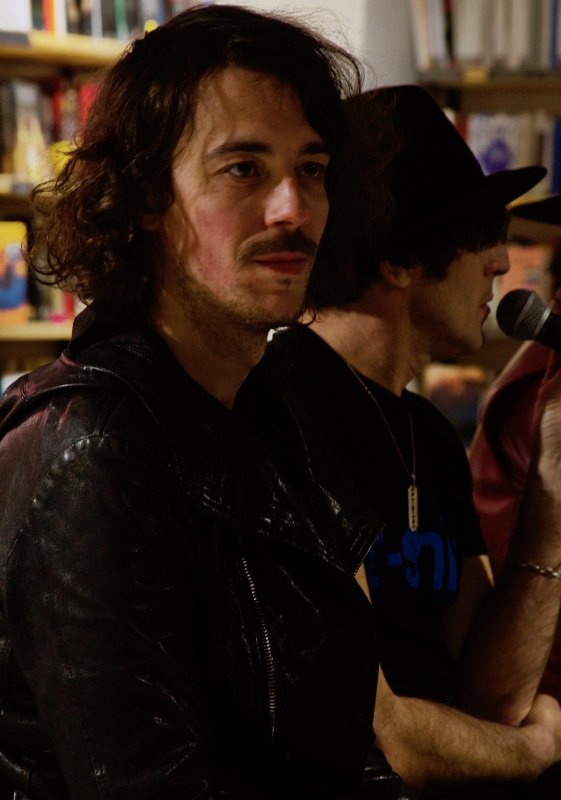 Vivi Si Muore 1999-2019 | Vivi ✝ In Store (foto Kiwi)