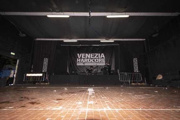02-VeHc-BackstageDay01-83.jpg