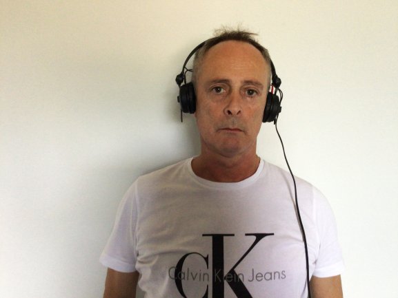 DJ Lamberto con cuffie.jpeg