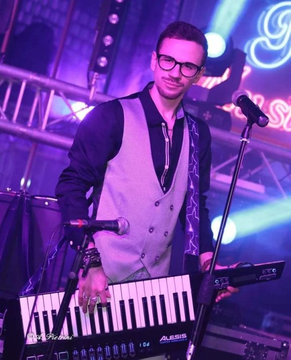 Con il synth 4.jpg