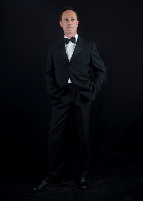 DJ Lamberto smoking intero.jpeg