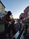 Full band sulla gondola &ndash; foto di Francesca Furio